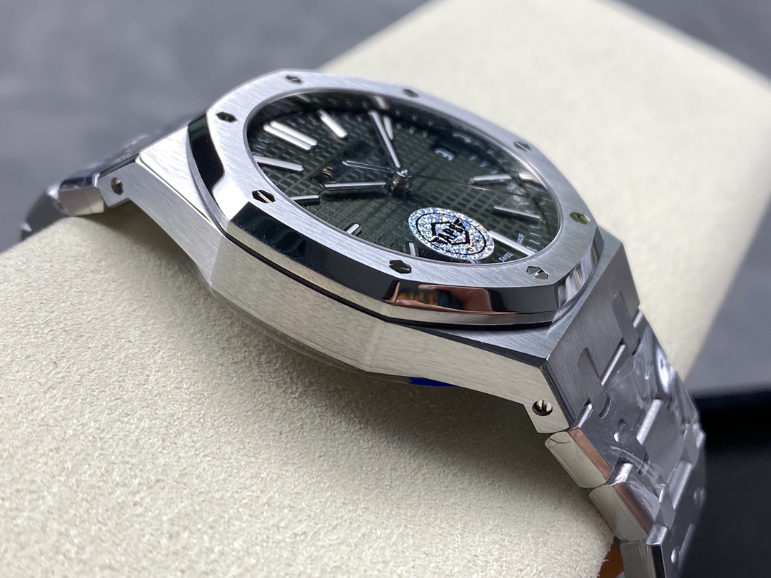 Audemars Piguet Royal Oak Selfwinding "Black" 3