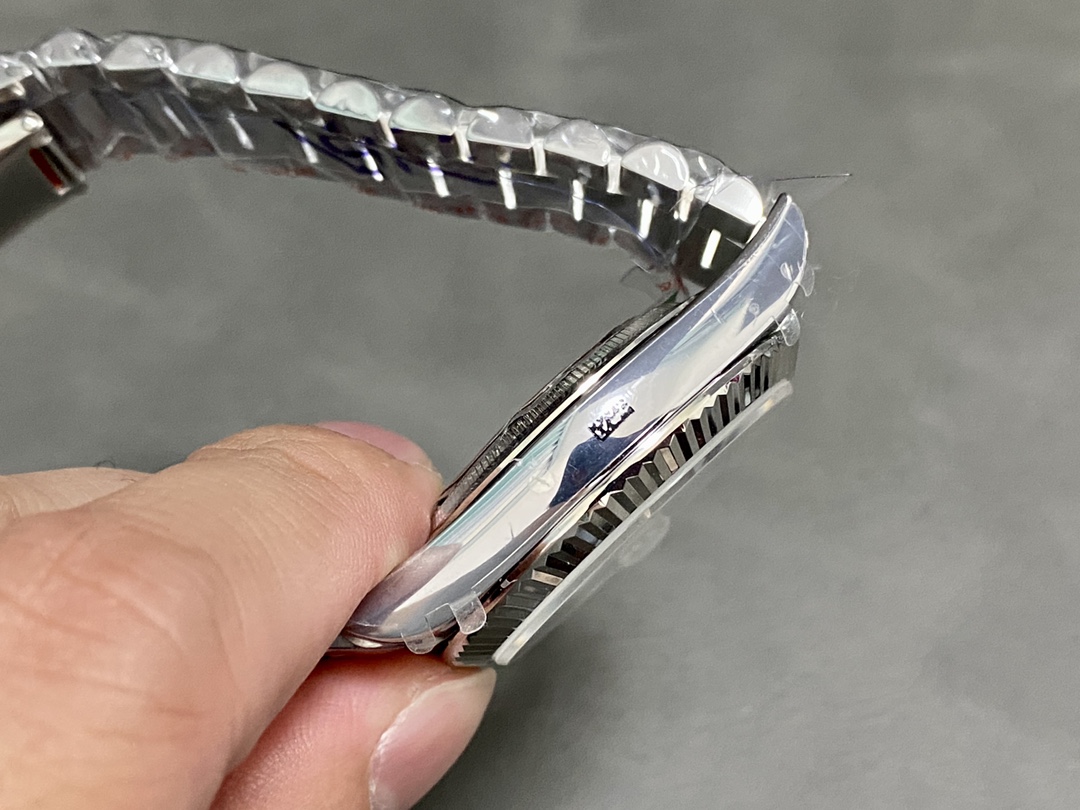 Day Date Ice Blue Dial 3