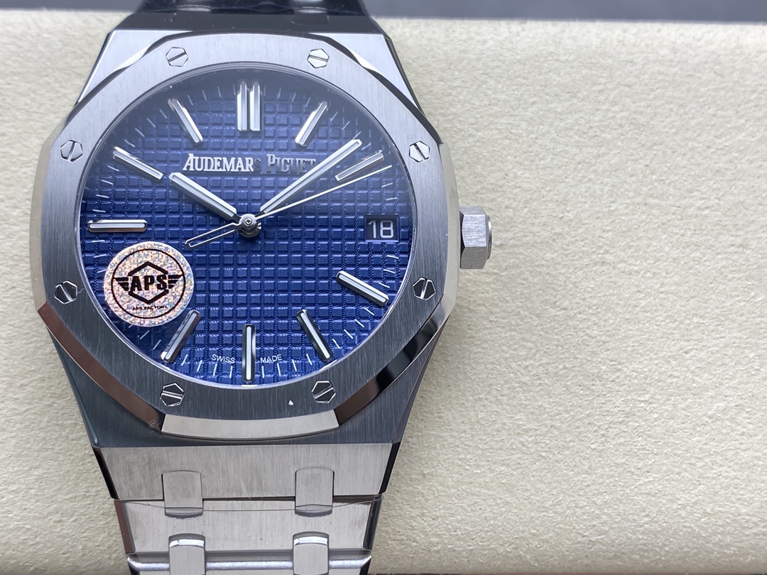 Royal Oak Blue Dial 3