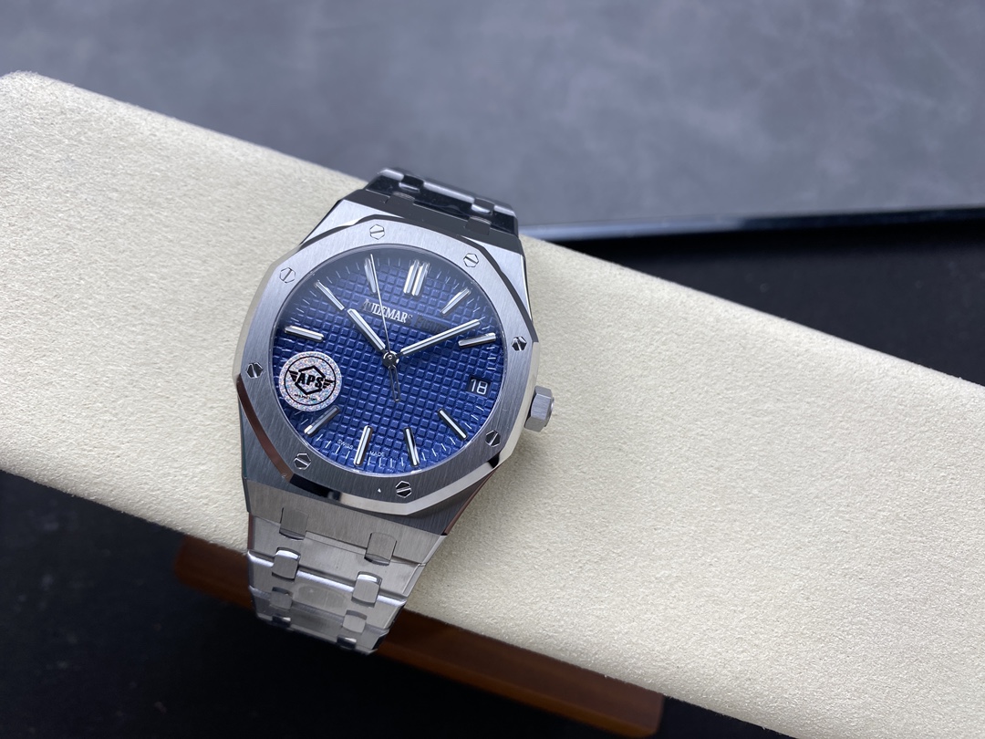 Royal Oak Blue Dial 5